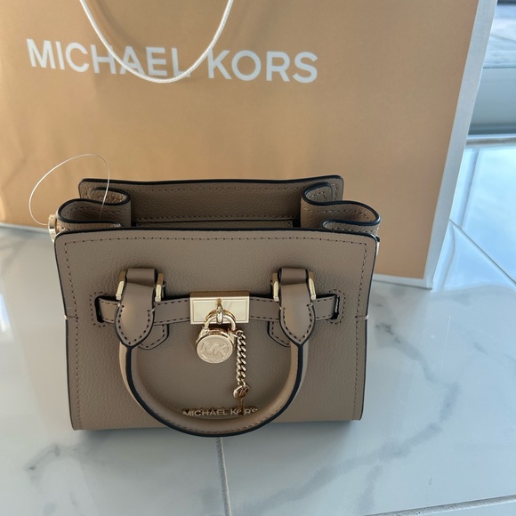 NWT Michael Kors Extra Small Camel Crossbody Bag - Picture 2 of 4
